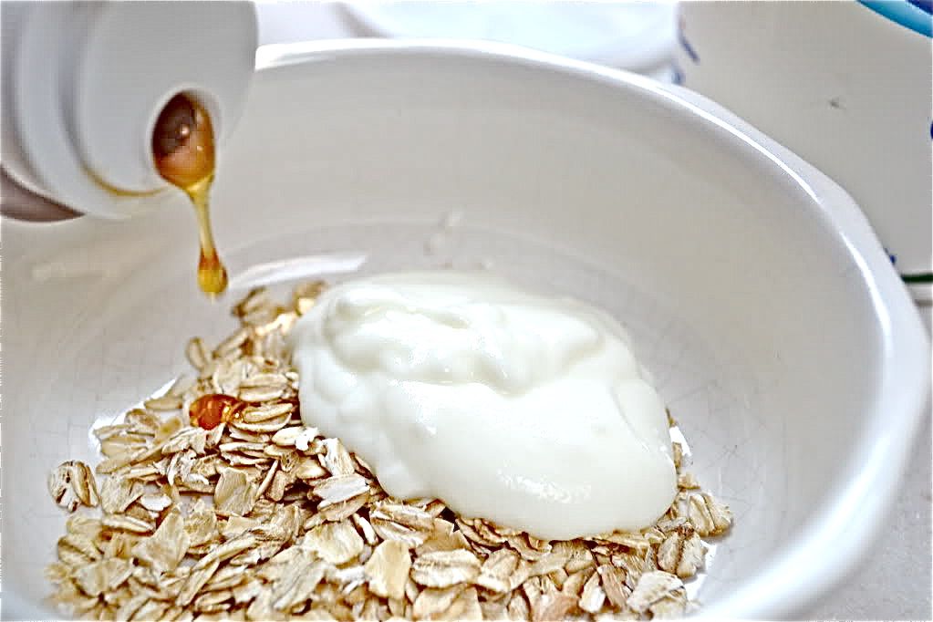 Oatmeal and yogurt
